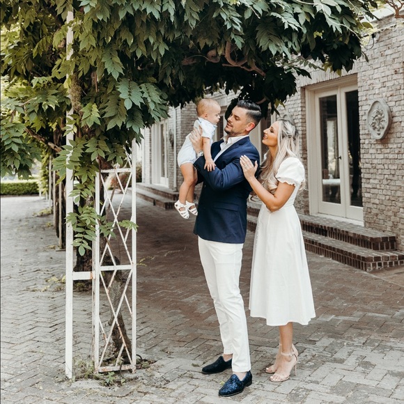 Meet Your Posher, Roxie Drofiak - Picture 8 of 16